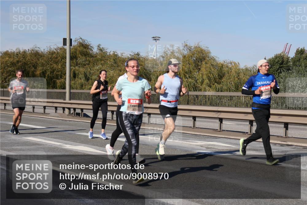 03.10.2025 - Köhlbrandbrückenlauf Julia Fischer http://msf.ph/oto/9008970 03.10.2025 12:51:52 Position 3 475, 5849 meine-sportfotos.de