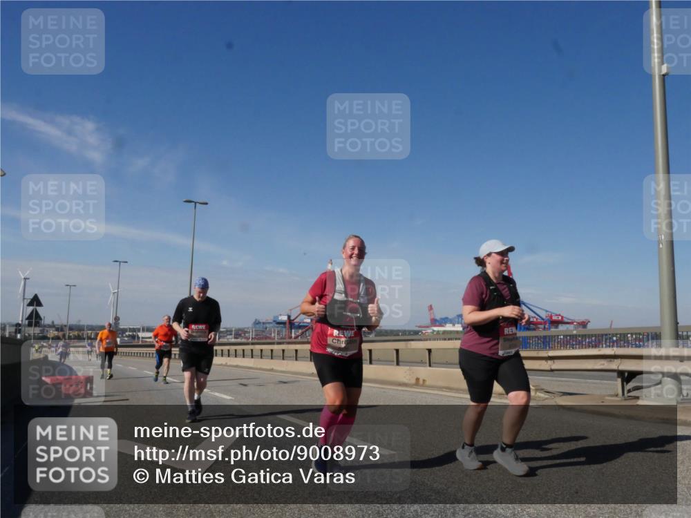 03.10.2025 - Köhlbrandbrückenlauf Matties Gatica Varas http://msf.ph/oto/9008973 03.10.2025 13:05:21 Position 2 118 meine-sportfotos.de
