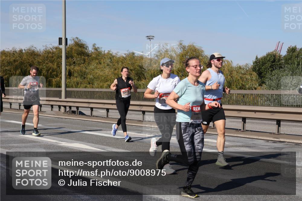 03.10.2025 - Köhlbrandbrückenlauf Julia Fischer http://msf.ph/oto/9008975 03.10.2025 12:51:52 Position 3 4751 meine-sportfotos.de