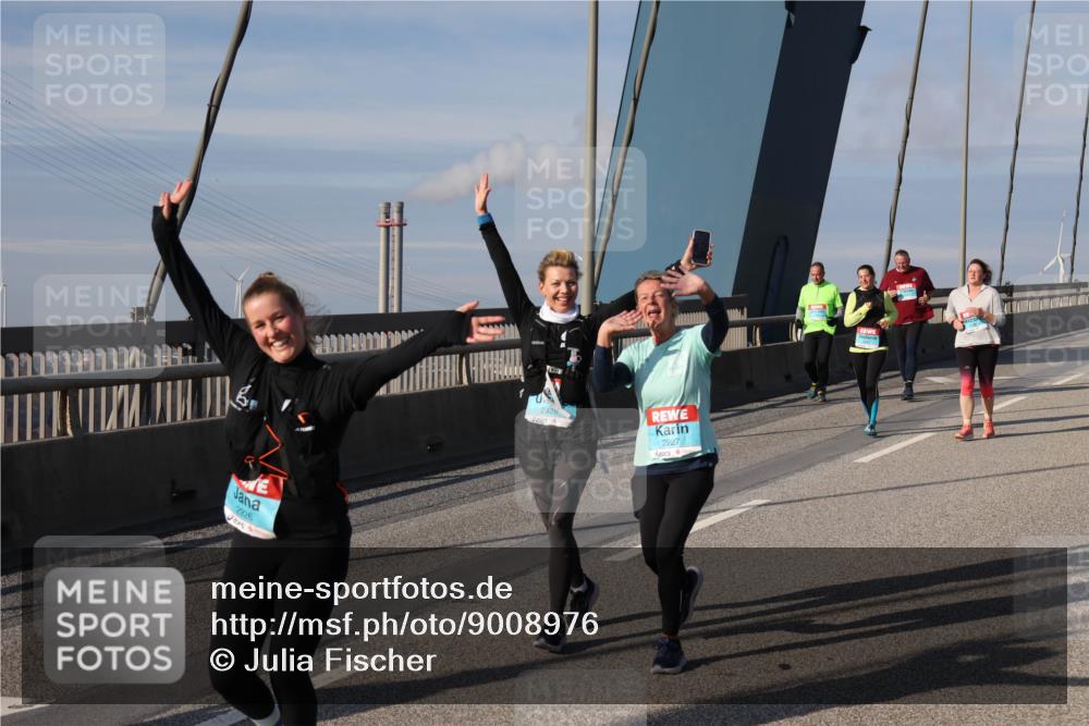 03.10.2025 - Köhlbrandbrückenlauf Julia Fischer http://msf.ph/oto/9008976 03.10.2025 10:08:10 Position 2 17779997777749, 2926, 2926, 2927 meine-sportfotos.de