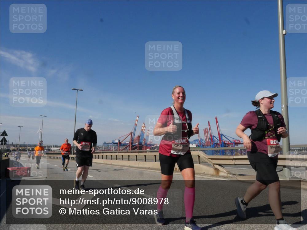 03.10.2025 - Köhlbrandbrückenlauf Matties Gatica Varas http://msf.ph/oto/9008978 03.10.2025 13:05:22 Position 2  meine-sportfotos.de