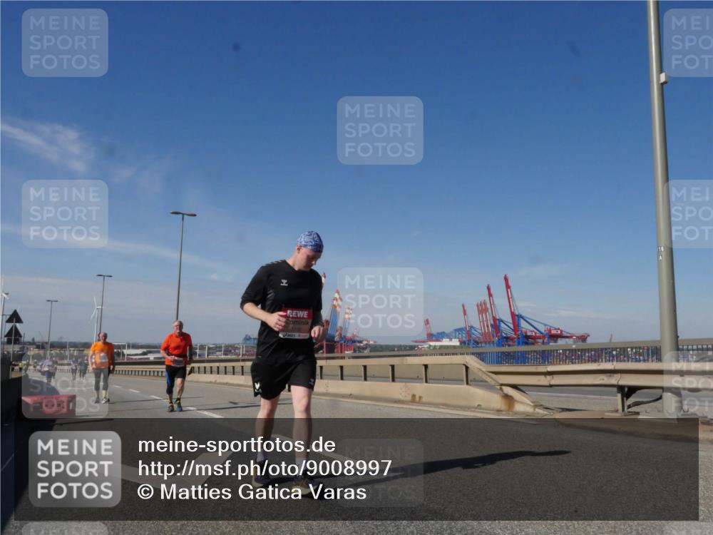 03.10.2025 - Köhlbrandbrückenlauf Matties Gatica Varas http://msf.ph/oto/9008997 03.10.2025 13:05:23 Position 2 18 meine-sportfotos.de