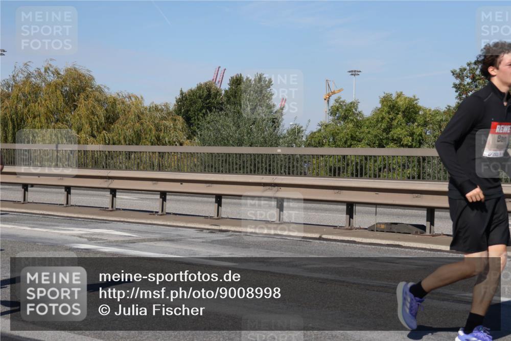 03.10.2025 - Köhlbrandbrückenlauf Julia Fischer http://msf.ph/oto/9008998 03.10.2025 12:51:57 Position 3 381, 6193 meine-sportfotos.de