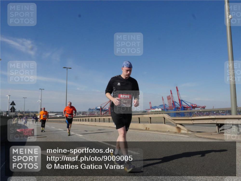03.10.2025 - Köhlbrandbrückenlauf Matties Gatica Varas http://msf.ph/oto/9009005 03.10.2025 13:05:23 Position 2 6136 meine-sportfotos.de