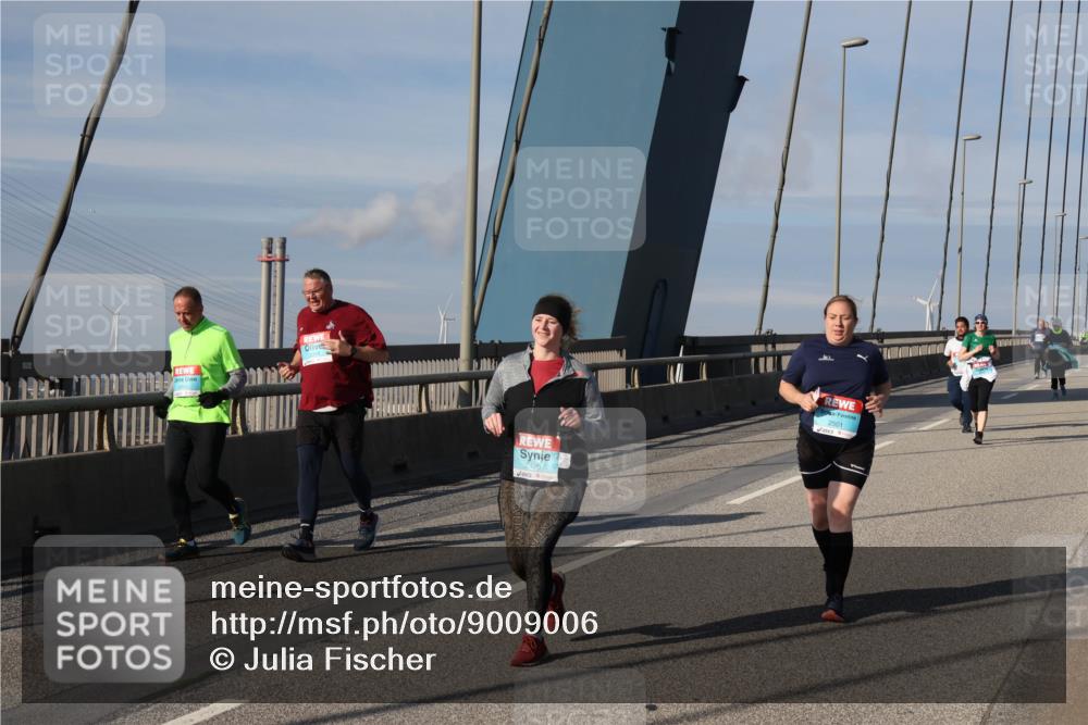 03.10.2025 - Köhlbrandbrückenlauf Julia Fischer http://msf.ph/oto/9009006 03.10.2025 10:08:16 Position 2 2426, 2501 meine-sportfotos.de