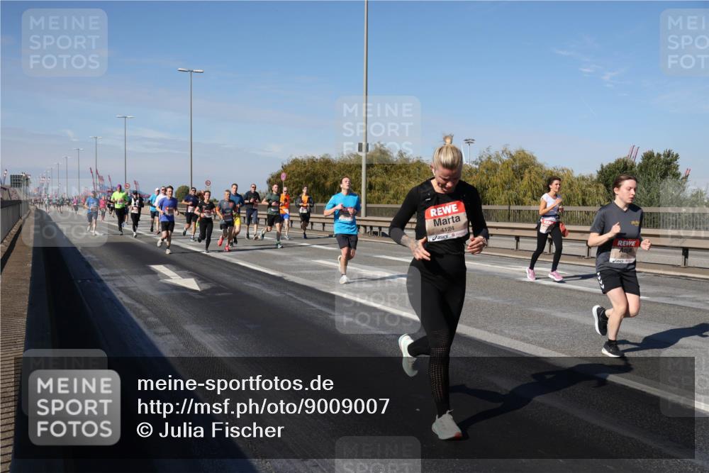 03.10.2025 - Köhlbrandbrückenlauf Julia Fischer http://msf.ph/oto/9009007 03.10.2025 12:51:59 Position 3 4124 meine-sportfotos.de
