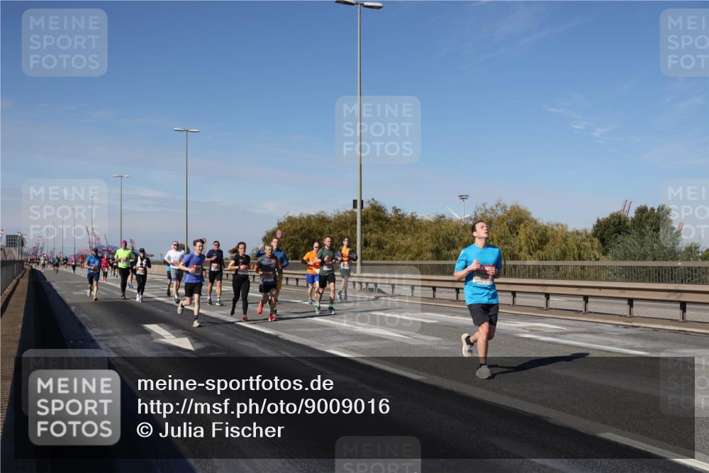 03.10.2025 - Köhlbrandbrückenlauf Julia Fischer http://msf.ph/oto/9009016 03.10.2025 12:52:00 Position 3  meine-sportfotos.de
