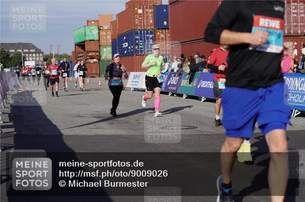 03.10.2025 - Köhlbrandbrückenlauf Michael Burmester http://msf.ph/oto/9009026 03.10.2025 10:10:15 Ziel 1192, 1307, 1375, 1536, 1583, 1660, 1919, 2074, 2134, 2679, 2821, 3124 meine-sportfotos.de