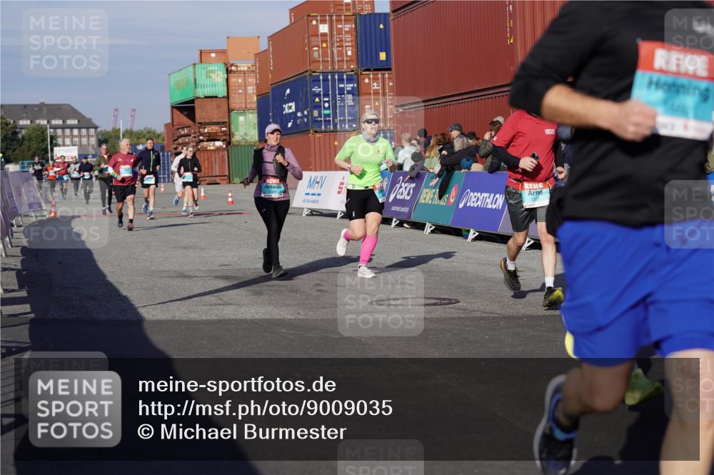 03.10.2025 - Köhlbrandbrückenlauf Michael Burmester http://msf.ph/oto/9009035 03.10.2025 10:10:15 Ziel 1192, 1307, 1375, 1536, 1583, 1660, 1919, 2074, 2134, 2679, 2821, 3124 meine-sportfotos.de