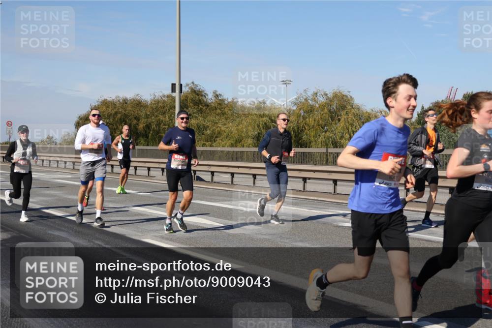 03.10.2025 - Köhlbrandbrückenlauf Julia Fischer http://msf.ph/oto/9009043 03.10.2025 12:52:03 Position 3  meine-sportfotos.de
