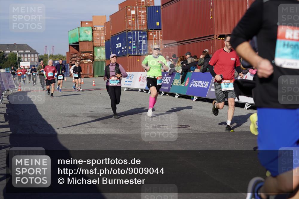 03.10.2025 - Köhlbrandbrückenlauf Michael Burmester http://msf.ph/oto/9009044 03.10.2025 10:10:15 Ziel 1192, 1307, 1375, 1536, 1583, 1660, 1919, 2074, 2134, 2679, 2821, 3124 meine-sportfotos.de