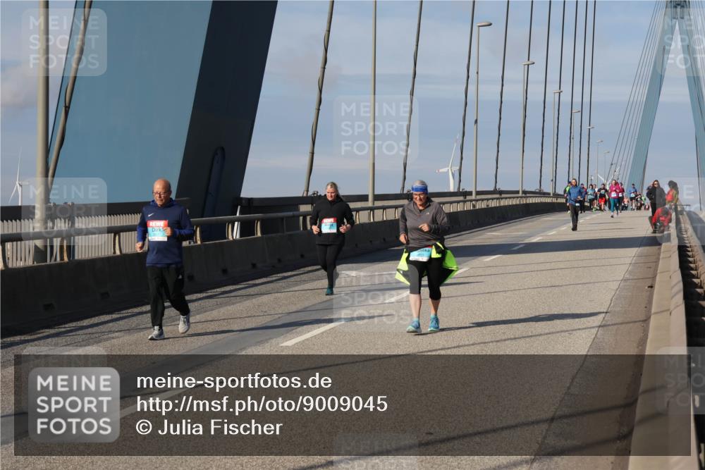 03.10.2025 - Köhlbrandbrückenlauf Julia Fischer http://msf.ph/oto/9009045 03.10.2025 10:08:34 Position 2  meine-sportfotos.de