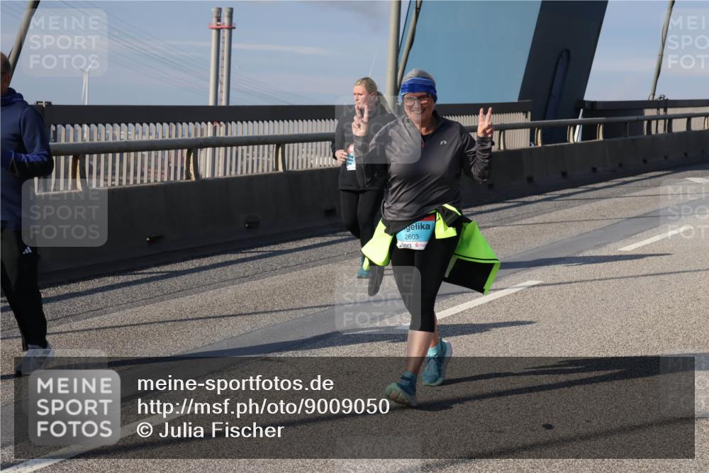 03.10.2025 - Köhlbrandbrückenlauf Julia Fischer http://msf.ph/oto/9009050 03.10.2025 10:08:38 Position 2 2603 meine-sportfotos.de