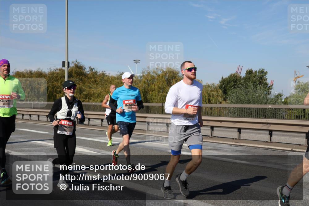 03.10.2025 - Köhlbrandbrückenlauf Julia Fischer http://msf.ph/oto/9009067 03.10.2025 12:52:06 Position 3 5637, 4151, 472 meine-sportfotos.de