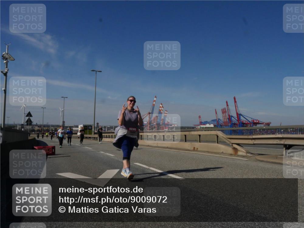 03.10.2025 - Köhlbrandbrückenlauf Matties Gatica Varas http://msf.ph/oto/9009072 03.10.2025 13:05:39 Position 2  meine-sportfotos.de