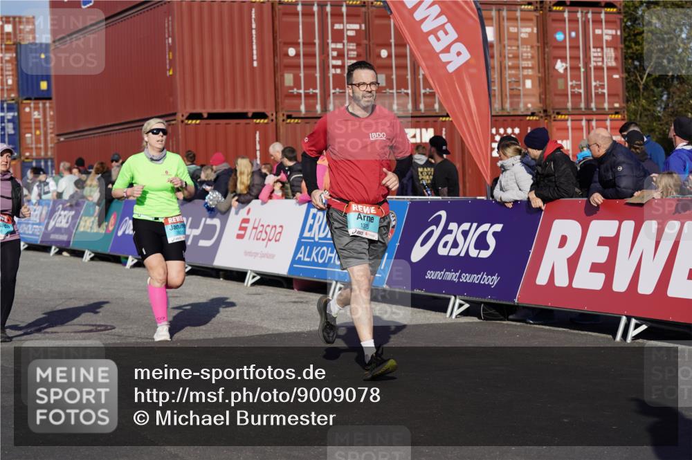 03.10.2025 - Köhlbrandbrückenlauf Michael Burmester http://msf.ph/oto/9009078 03.10.2025 10:10:16 Ziel 1192, 1307, 1375, 1536, 1583, 1636, 1660, 2134, 2679, 2821, 3124 meine-sportfotos.de