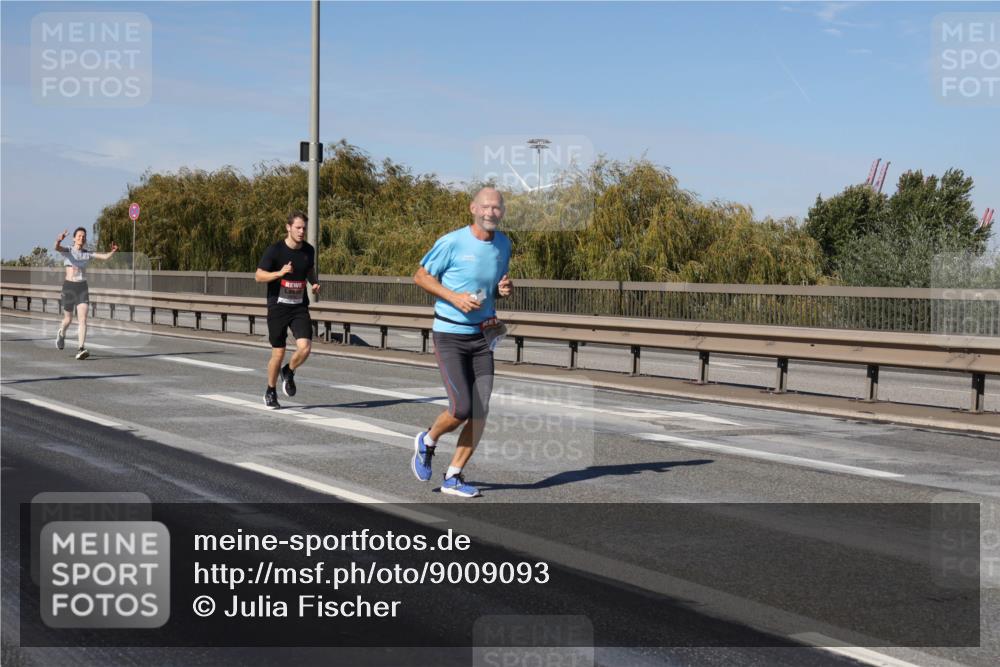 03.10.2025 - Köhlbrandbrückenlauf Julia Fischer http://msf.ph/oto/9009093 03.10.2025 12:52:09 Position 3  meine-sportfotos.de