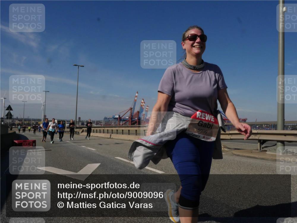 03.10.2025 - Köhlbrandbrückenlauf Matties Gatica Varas http://msf.ph/oto/9009096 03.10.2025 13:05:40 Position 2 5999, 18 meine-sportfotos.de
