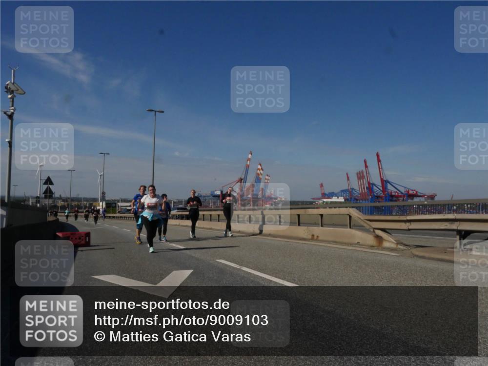 03.10.2025 - Köhlbrandbrückenlauf Matties Gatica Varas http://msf.ph/oto/9009103 03.10.2025 13:05:44 Position 2  meine-sportfotos.de