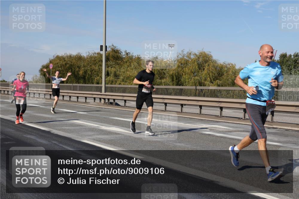 03.10.2025 - Köhlbrandbrückenlauf Julia Fischer http://msf.ph/oto/9009106 03.10.2025 12:52:10 Position 3  meine-sportfotos.de