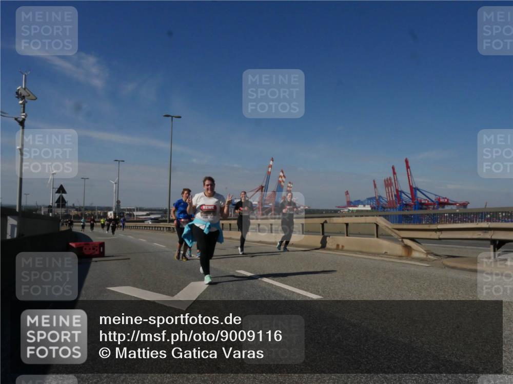 03.10.2025 - Köhlbrandbrückenlauf Matties Gatica Varas http://msf.ph/oto/9009116 03.10.2025 13:05:45 Position 2  meine-sportfotos.de
