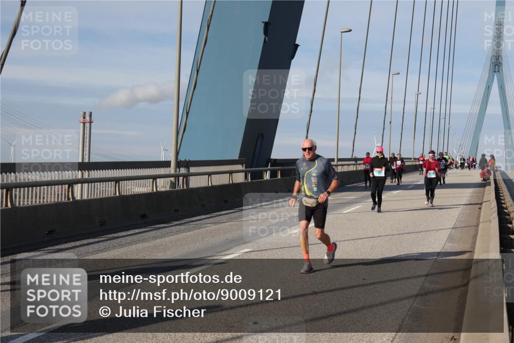 03.10.2025 - Köhlbrandbrückenlauf Julia Fischer http://msf.ph/oto/9009121 03.10.2025 10:09:21 Position 2  meine-sportfotos.de