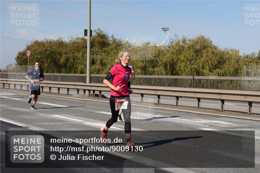 03.10.2025 - Köhlbrandbrückenlauf Julia Fischer http://msf.ph/oto/9009130 03.10.2025 12:52:12 Position 3  meine-sportfotos.de