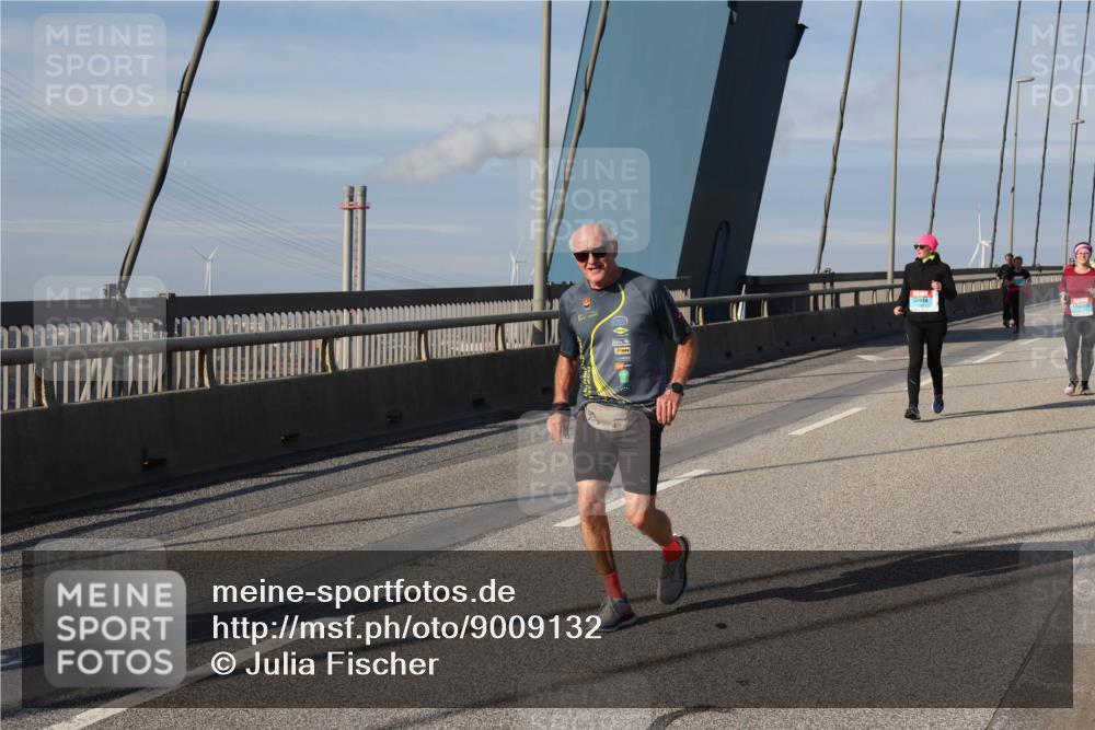 03.10.2025 - Köhlbrandbrückenlauf Julia Fischer http://msf.ph/oto/9009132 03.10.2025 10:09:22 Position 2  meine-sportfotos.de