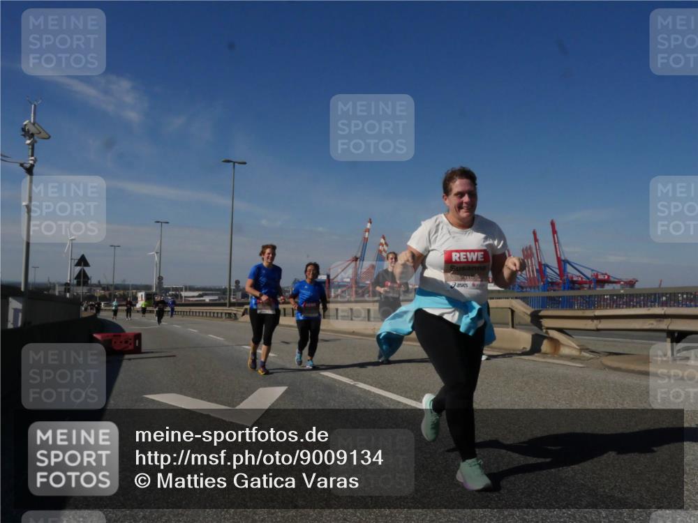 03.10.2025 - Köhlbrandbrückenlauf Matties Gatica Varas http://msf.ph/oto/9009134 03.10.2025 13:05:47 Position 2 5075 meine-sportfotos.de