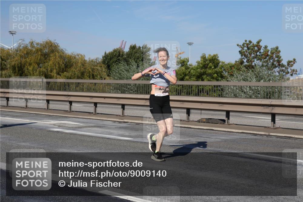 03.10.2025 - Köhlbrandbrückenlauf Julia Fischer http://msf.ph/oto/9009140 03.10.2025 12:52:15 Position 3 57 meine-sportfotos.de