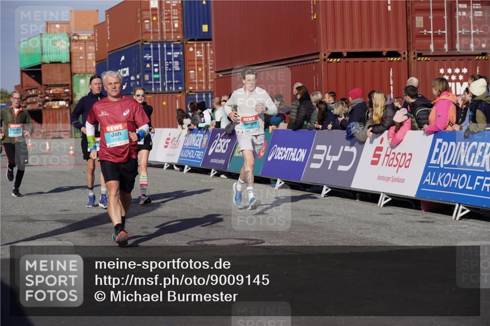 03.10.2025 - Köhlbrandbrückenlauf Michael Burmester http://msf.ph/oto/9009145 03.10.2025 10:10:20 Ziel 1307, 1375, 1536, 1583, 1631, 1636, 2134, 2821, 2858 meine-sportfotos.de