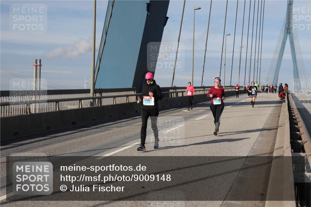03.10.2025 - Köhlbrandbrückenlauf Julia Fischer http://msf.ph/oto/9009148 03.10.2025 10:09:24 Position 2  meine-sportfotos.de