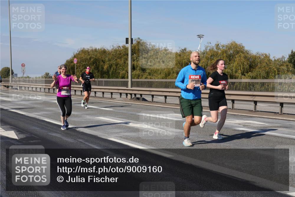 03.10.2025 - Köhlbrandbrückenlauf Julia Fischer http://msf.ph/oto/9009160 03.10.2025 12:52:18 Position 3  meine-sportfotos.de