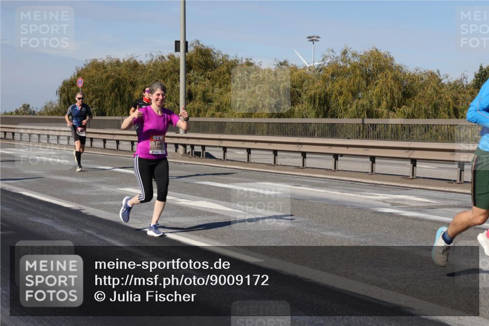 03.10.2025 - Köhlbrandbrückenlauf Julia Fischer http://msf.ph/oto/9009172 03.10.2025 12:52:19 Position 3  meine-sportfotos.de