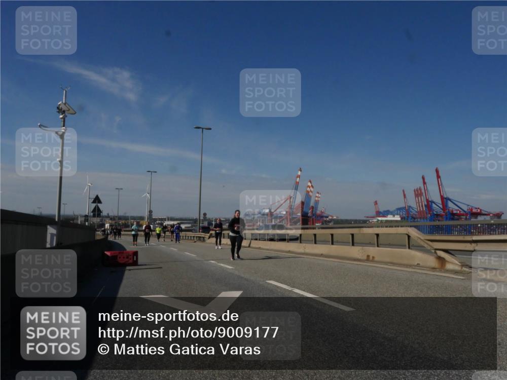 03.10.2025 - Köhlbrandbrückenlauf Matties Gatica Varas http://msf.ph/oto/9009177 03.10.2025 13:05:55 Position 2  meine-sportfotos.de