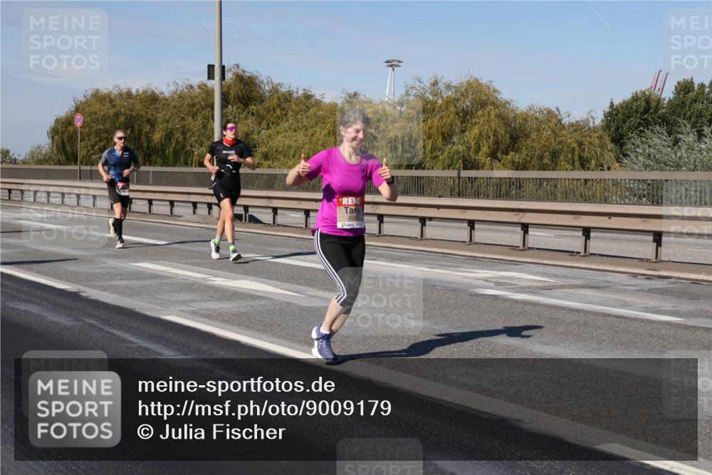 03.10.2025 - Köhlbrandbrückenlauf Julia Fischer http://msf.ph/oto/9009179 03.10.2025 12:52:20 Position 3 4384 meine-sportfotos.de