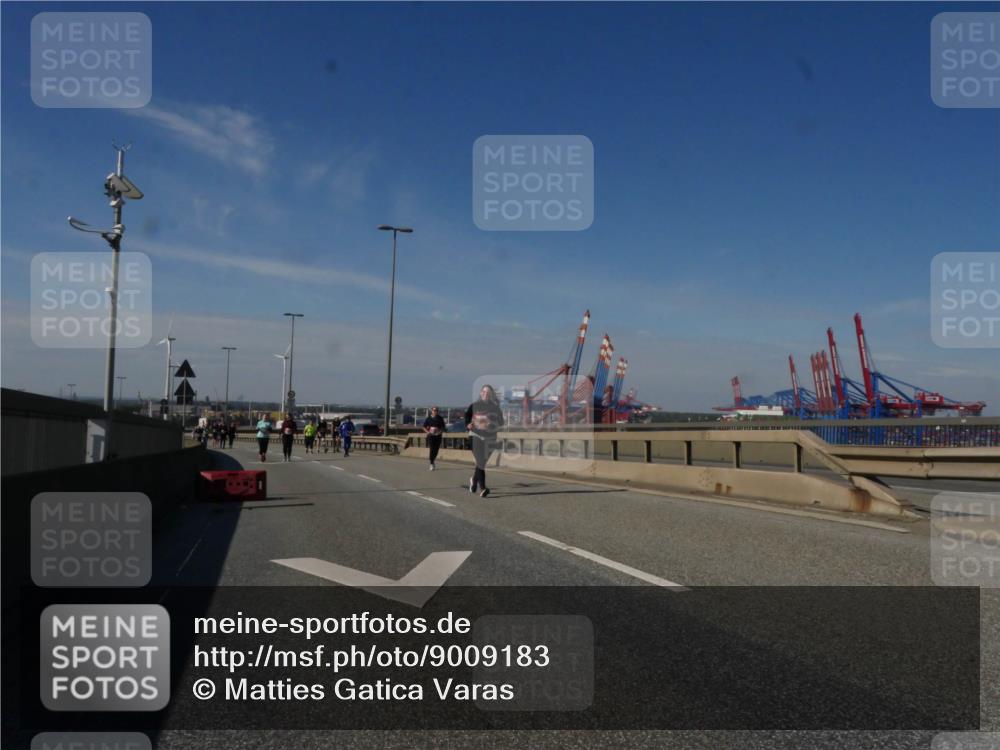 03.10.2025 - Köhlbrandbrückenlauf Matties Gatica Varas http://msf.ph/oto/9009183 03.10.2025 13:05:56 Position 2  meine-sportfotos.de