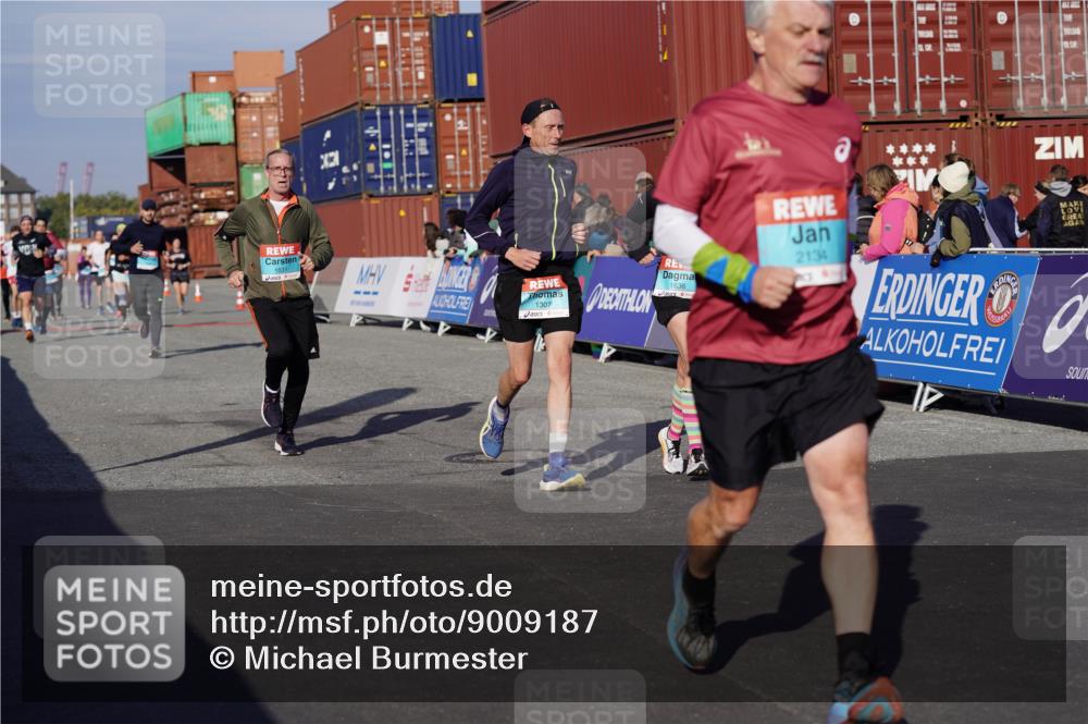 03.10.2025 - Köhlbrandbrückenlauf Michael Burmester http://msf.ph/oto/9009187 03.10.2025 10:10:23 Ziel 1093, 1307, 1499, 1605, 1631, 1636, 2134, 2821, 2858, 2964 meine-sportfotos.de