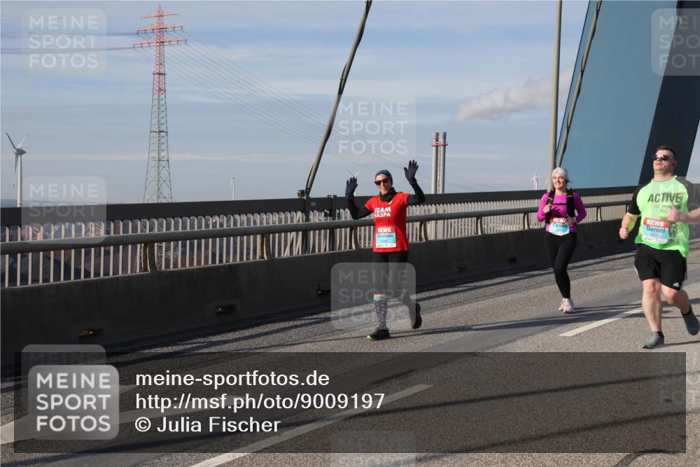 03.10.2025 - Köhlbrandbrückenlauf Julia Fischer http://msf.ph/oto/9009197 03.10.2025 10:09:47 Position 2  meine-sportfotos.de
