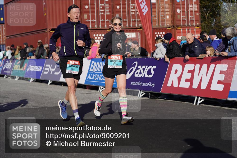 03.10.2025 - Köhlbrandbrückenlauf Michael Burmester http://msf.ph/oto/9009201 03.10.2025 10:10:24 Ziel 1093, 1307, 1499, 1605, 1631, 1636, 2134, 2728, 2858, 2964 meine-sportfotos.de