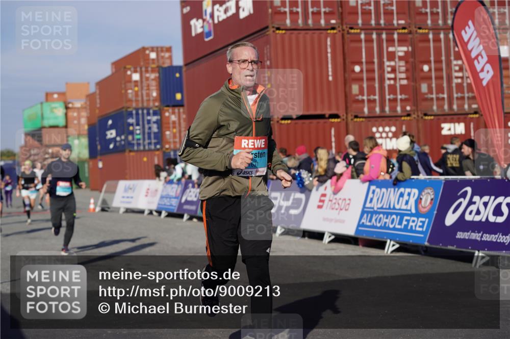 03.10.2025 - Köhlbrandbrückenlauf Michael Burmester http://msf.ph/oto/9009213 03.10.2025 10:10:25 Ziel 1093, 1307, 1499, 1605, 1631, 1636, 2134, 2728, 2858, 2890, 2964 meine-sportfotos.de