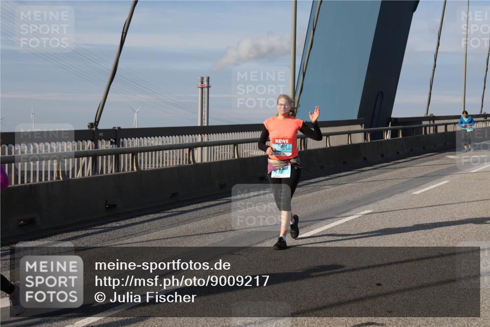 03.10.2025 - Köhlbrandbrückenlauf Julia Fischer http://msf.ph/oto/9009217 03.10.2025 10:09:50 Position 2  meine-sportfotos.de