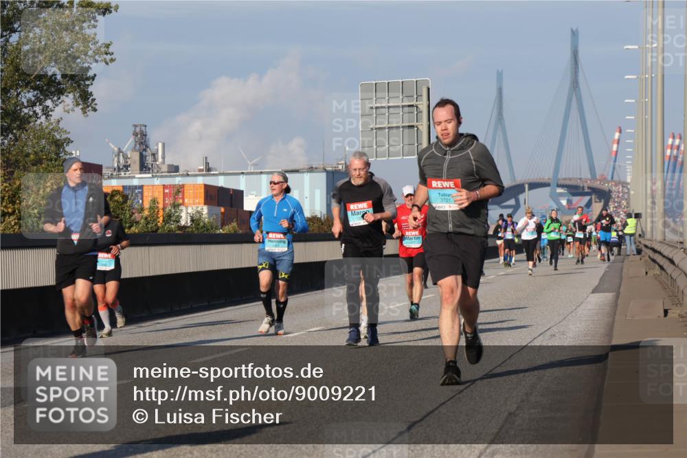 03.10.2025 - Köhlbrandbrückenlauf Luisa Fischer http://msf.ph/oto/9009221 03.10.2025 10:51:08 Position 3 3721 meine-sportfotos.de