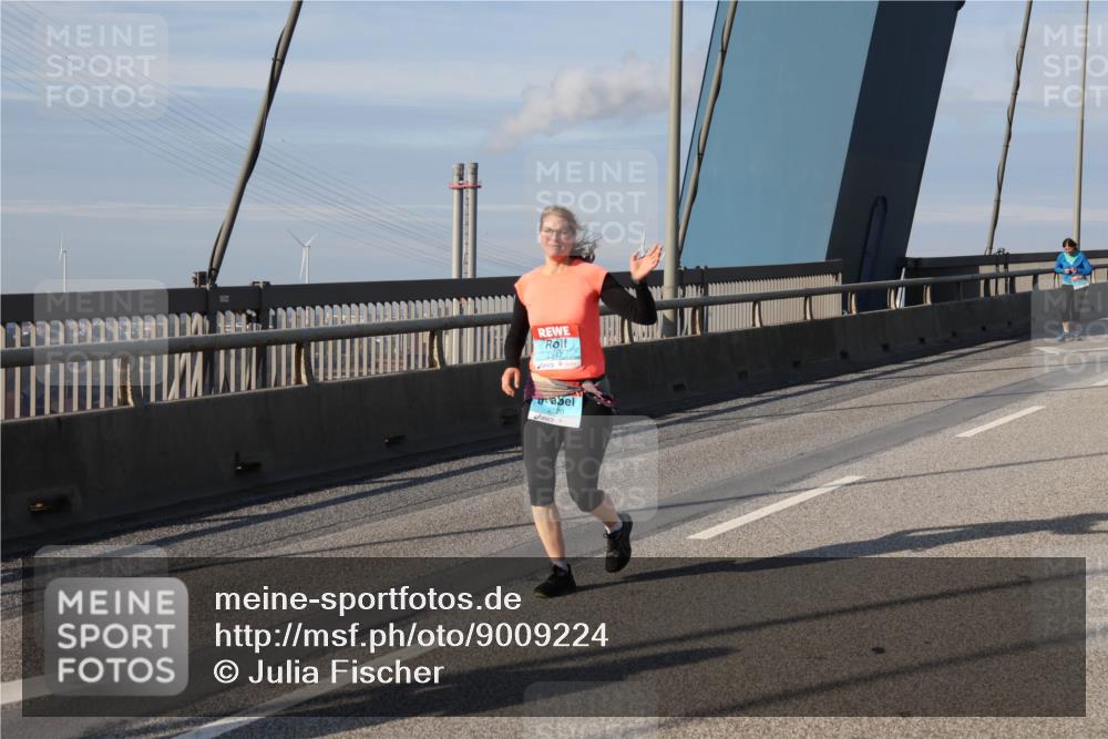 03.10.2025 - Köhlbrandbrückenlauf Julia Fischer http://msf.ph/oto/9009224 03.10.2025 10:09:50 Position 2 2620 meine-sportfotos.de