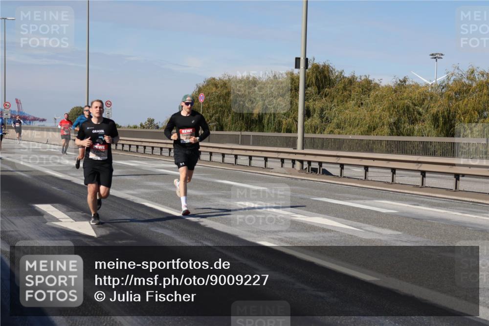 03.10.2025 - Köhlbrandbrückenlauf Julia Fischer http://msf.ph/oto/9009227 03.10.2025 12:52:26 Position 3  meine-sportfotos.de