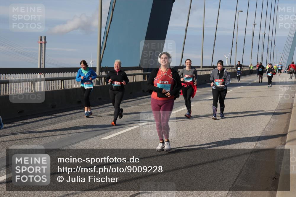 03.10.2025 - Köhlbrandbrückenlauf Julia Fischer http://msf.ph/oto/9009228 03.10.2025 10:09:58 Position 2  meine-sportfotos.de
