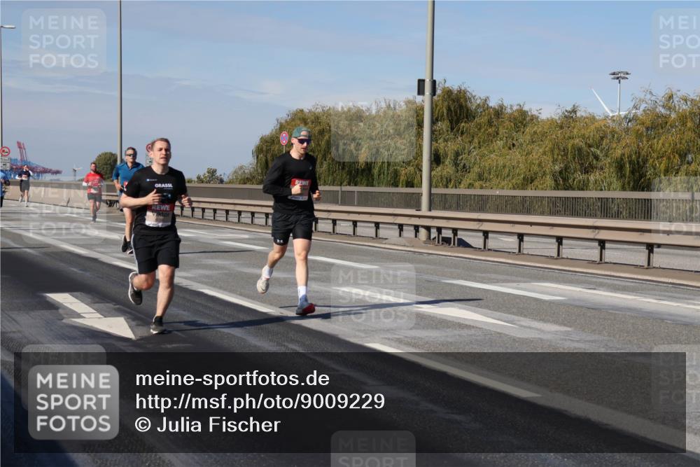 03.10.2025 - Köhlbrandbrückenlauf Julia Fischer http://msf.ph/oto/9009229 03.10.2025 12:52:26 Position 3  meine-sportfotos.de