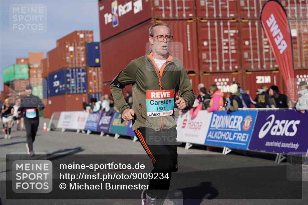 03.10.2025 - Köhlbrandbrückenlauf Michael Burmester http://msf.ph/oto/9009234 03.10.2025 10:10:25 Ziel 1093, 1307, 1499, 1605, 1631, 1636, 2134, 2728, 2858, 2890, 2964 meine-sportfotos.de