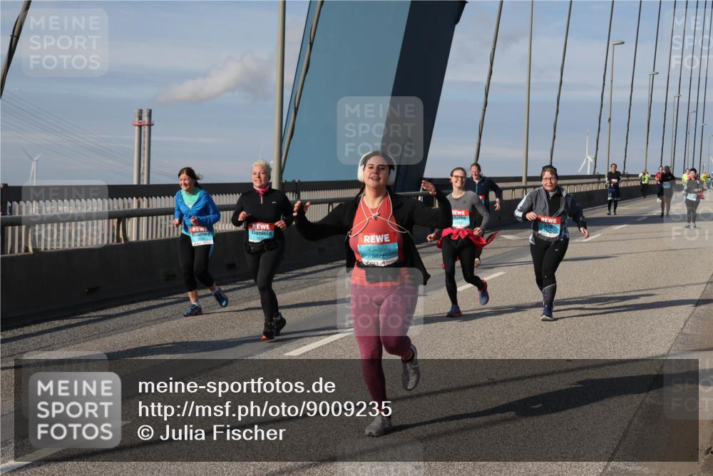 03.10.2025 - Köhlbrandbrückenlauf Julia Fischer http://msf.ph/oto/9009235 03.10.2025 10:09:59 Position 2 3822 meine-sportfotos.de
