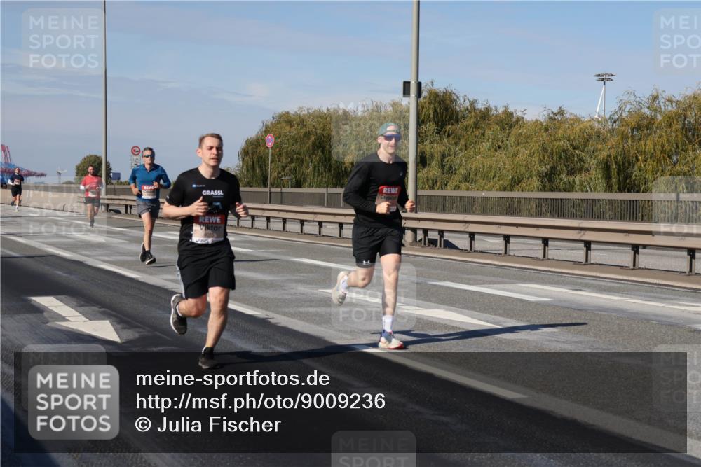 03.10.2025 - Köhlbrandbrückenlauf Julia Fischer http://msf.ph/oto/9009236 03.10.2025 12:52:27 Position 3 6065 meine-sportfotos.de
